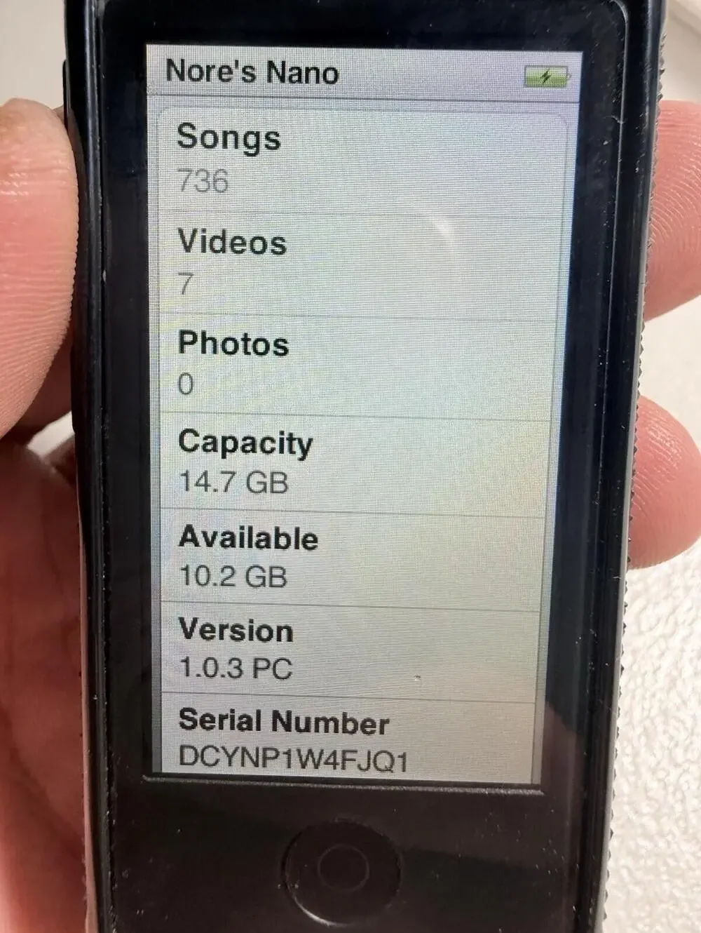 Apple iPod nano 7th Generation Slate (16 GB) Black Bundle